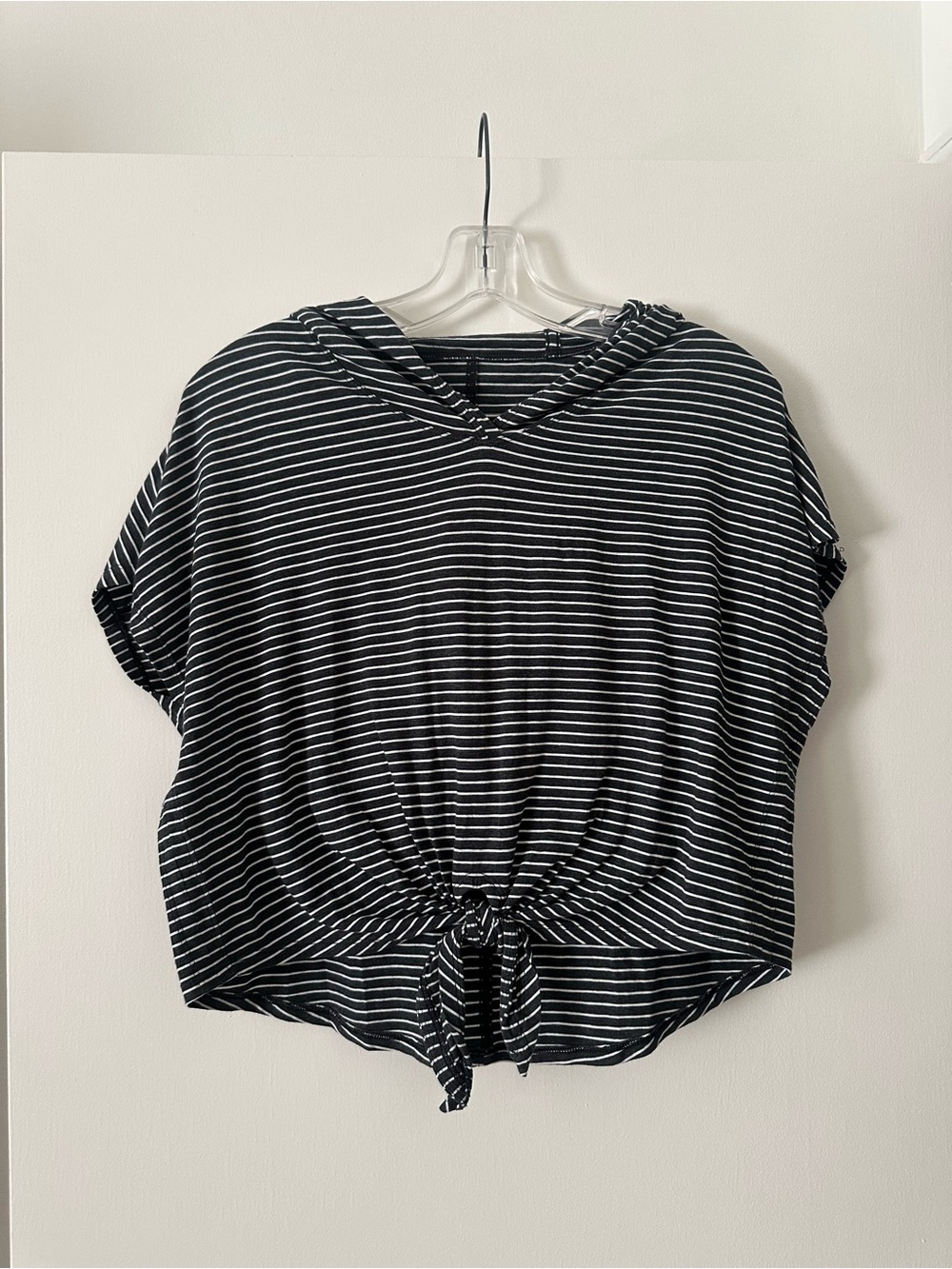 Lululemon Knot Gonna Fly Tee Hood
Modern Stripe Heathered Black White Size 6 - Picture 3 of 7
